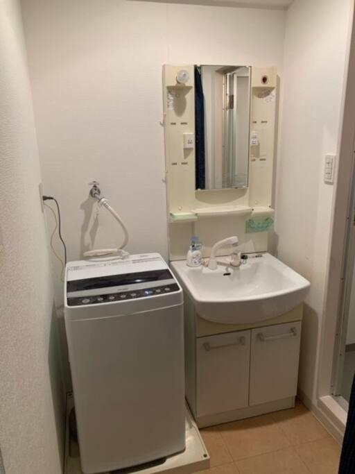 ２ Beds. Comfortable . Dotonbori / Kuromon Market. Osaka Esterno foto